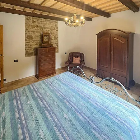 Holiday home Casa Di Patrizia Avenale